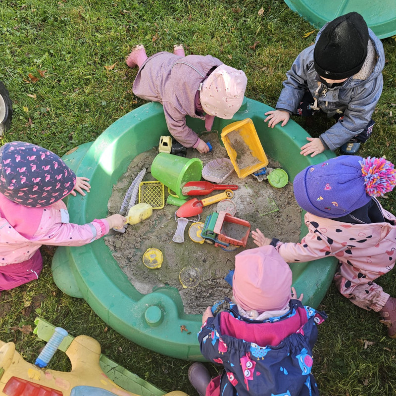 Sandkasten im Garten
